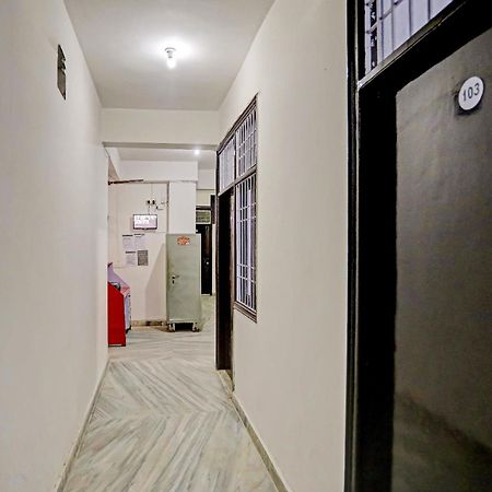 Spot On Raj Hotel Vip Near Worlds Of Wonder Kālkāji Devi Екстериор снимка
