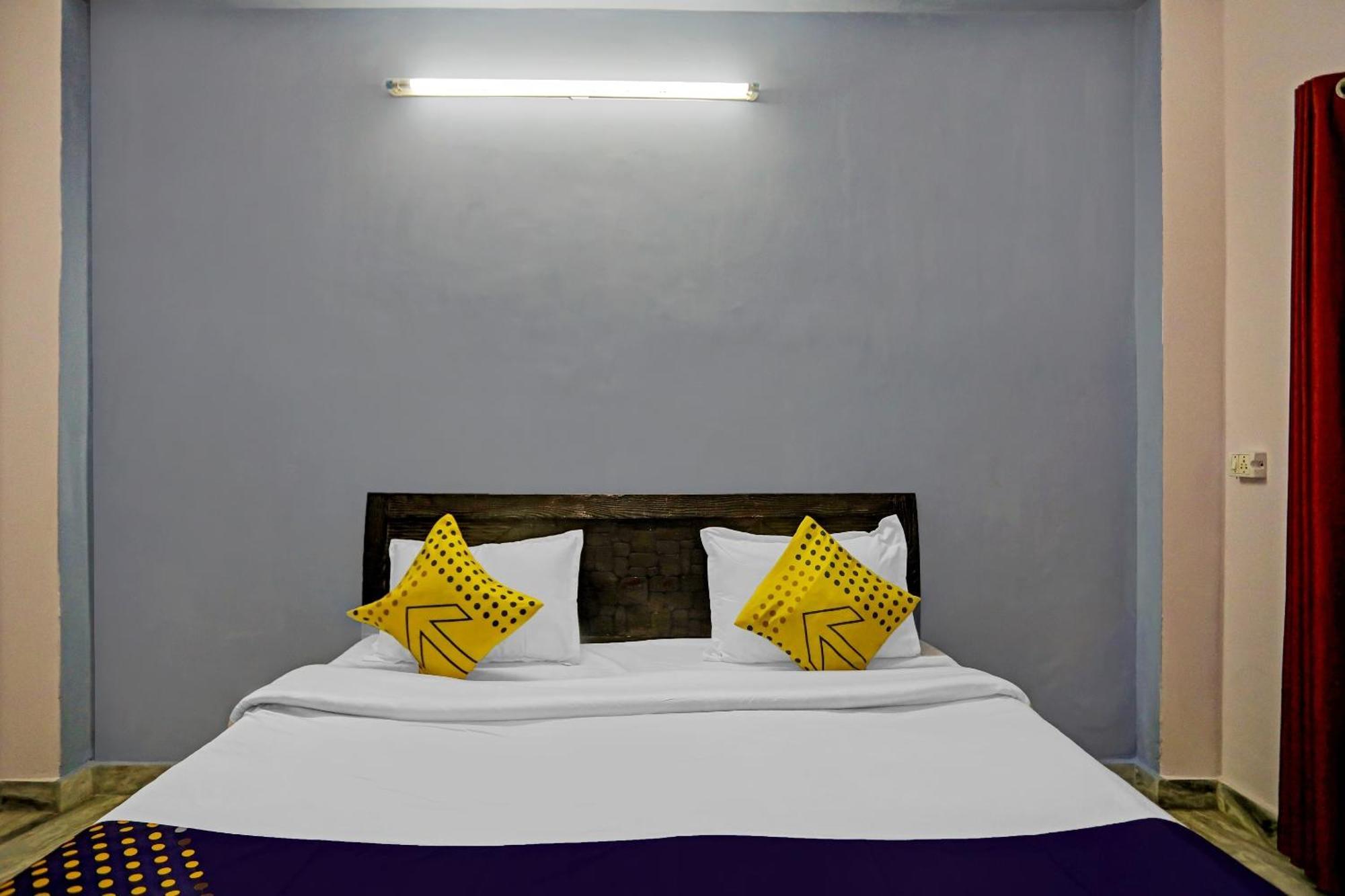 Spot On Raj Hotel Vip Near Worlds Of Wonder Kālkāji Devi Екстериор снимка
