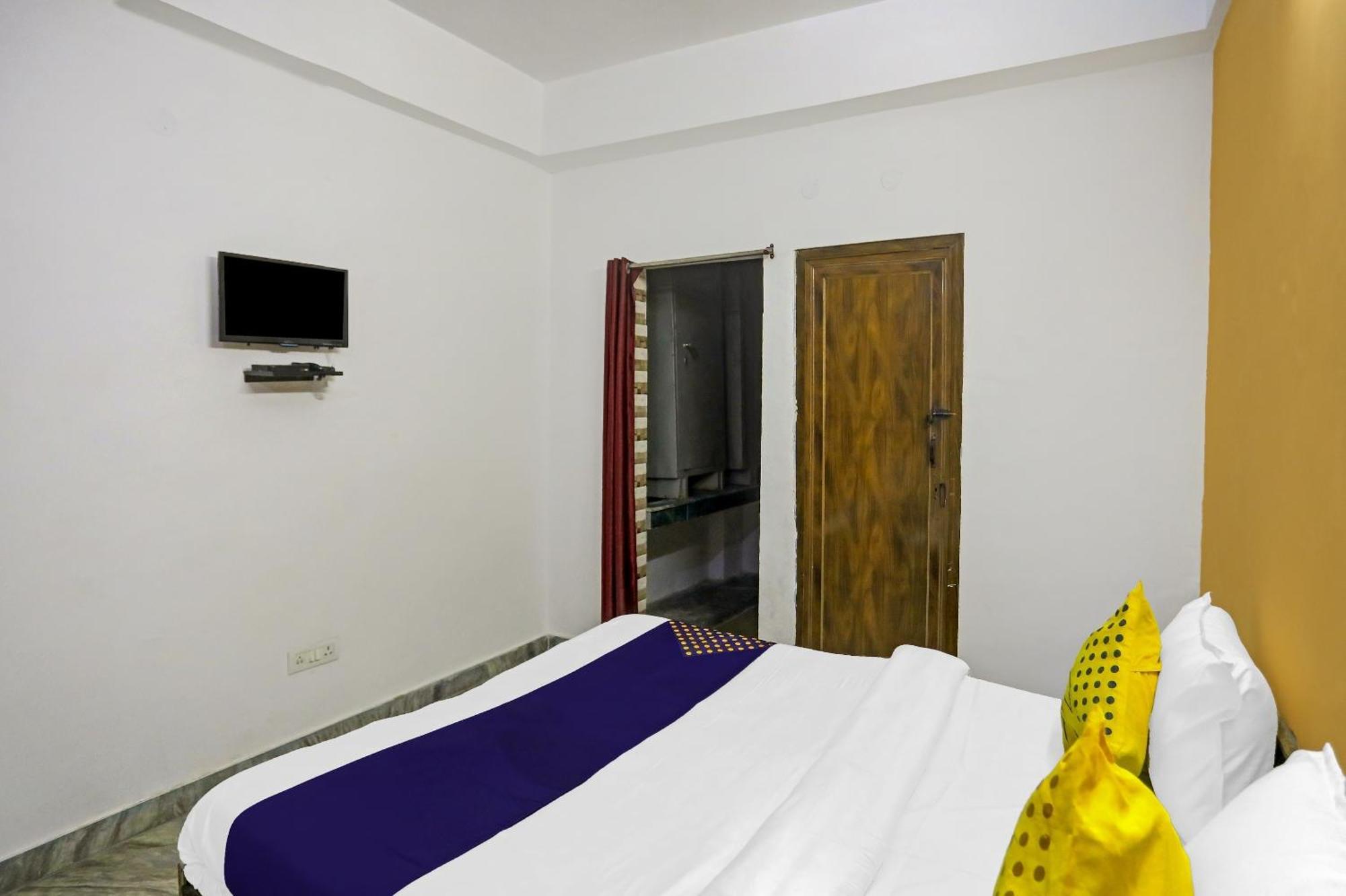 Spot On Raj Hotel Vip Near Worlds Of Wonder Kālkāji Devi Екстериор снимка