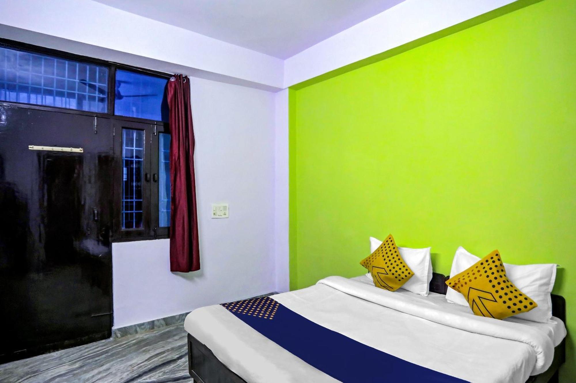 Spot On Raj Hotel Vip Near Worlds Of Wonder Kālkāji Devi Екстериор снимка