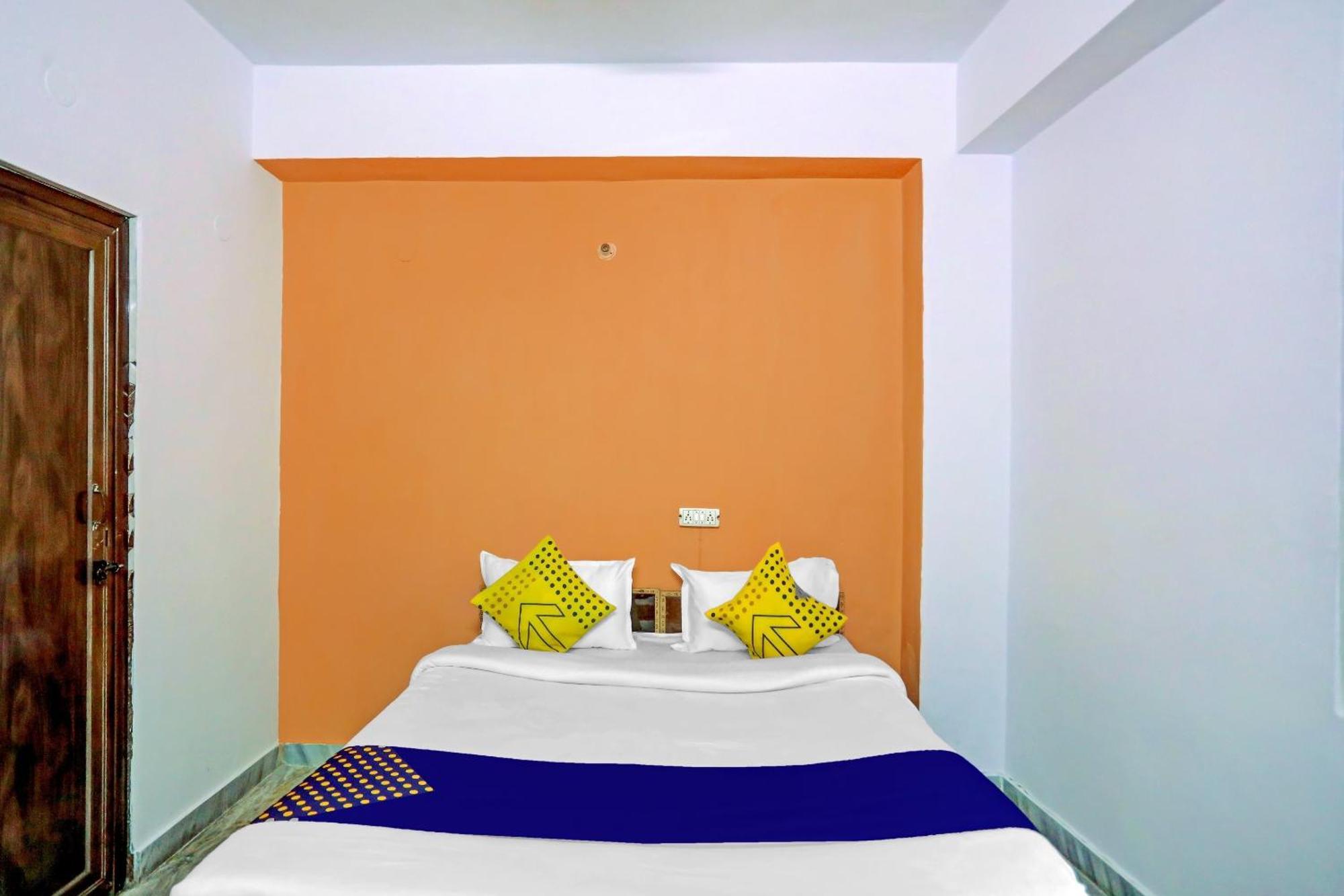 Spot On Raj Hotel Vip Near Worlds Of Wonder Kālkāji Devi Екстериор снимка