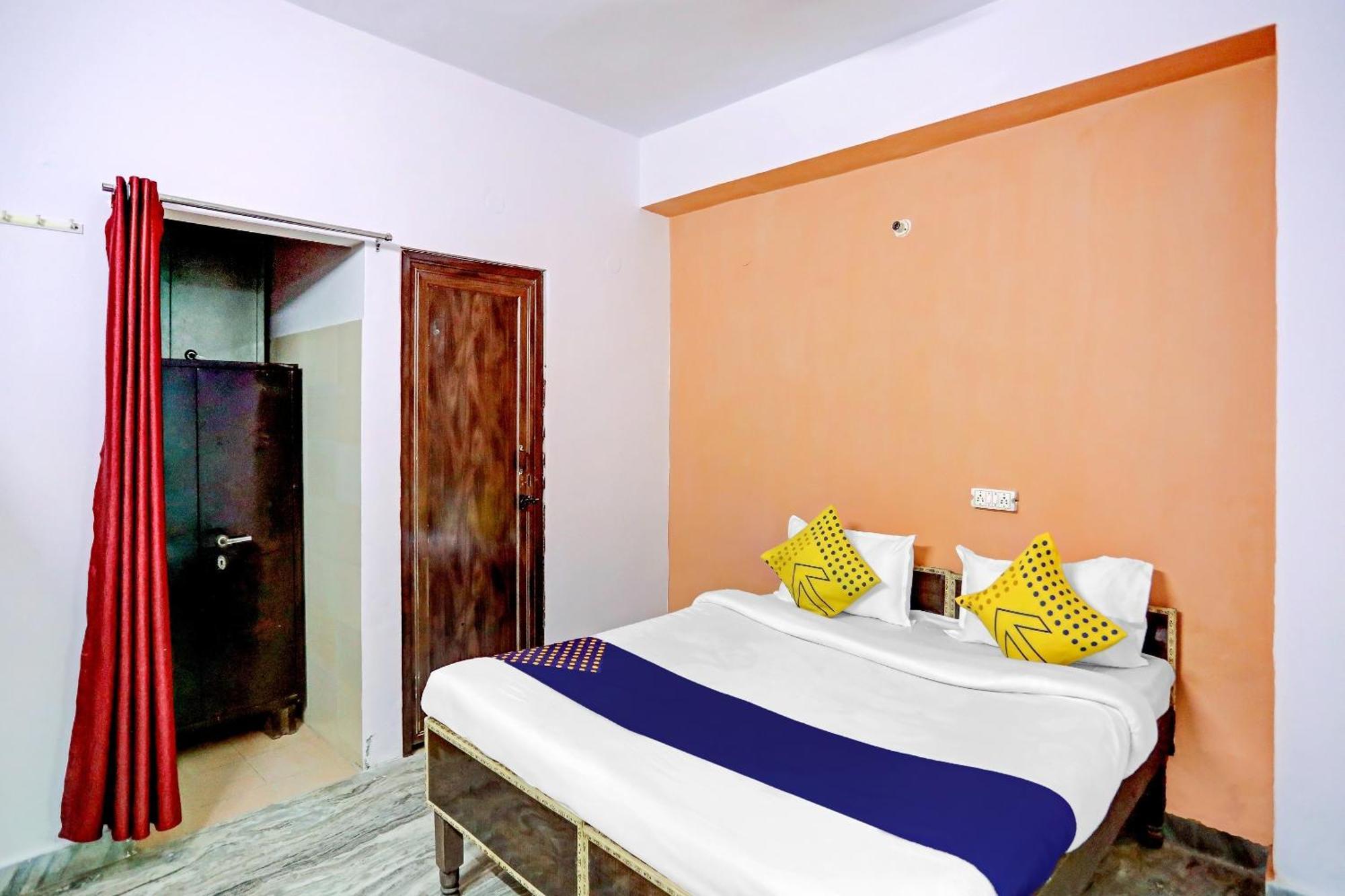 Spot On Raj Hotel Vip Near Worlds Of Wonder Kālkāji Devi Екстериор снимка